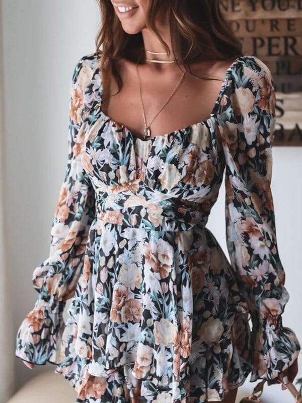 Floral Sweetheart Puff Sleeve Rompers Black / S